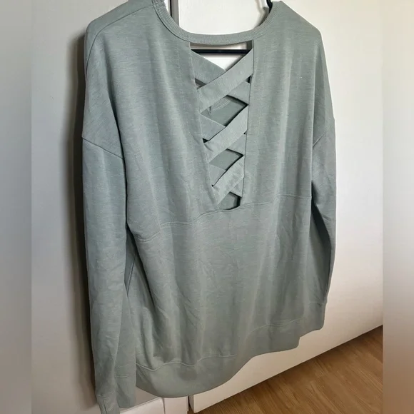 Balance Collection pullover - Picture 2 of 2